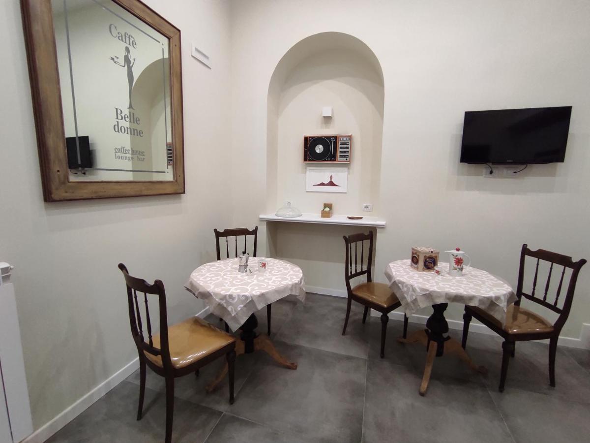 Bed and Breakfast NaCasaBella Napoli Esterno foto